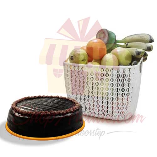 Chocolate Cake With Fruits
