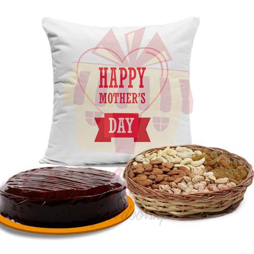 Cushion Cake And Dry Fruits