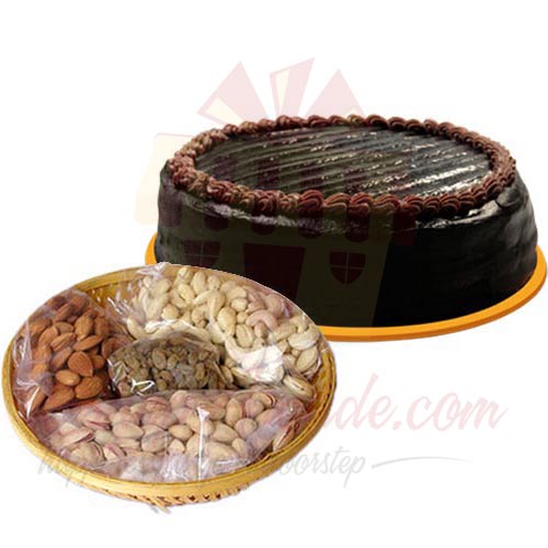 Chocolate Cake With Dry Fruits