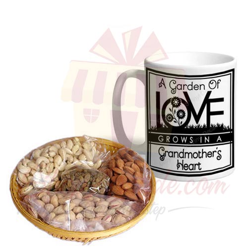 Grandma Mug With Dry Fruits