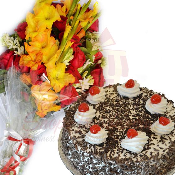 Flower Bouquet With Cake