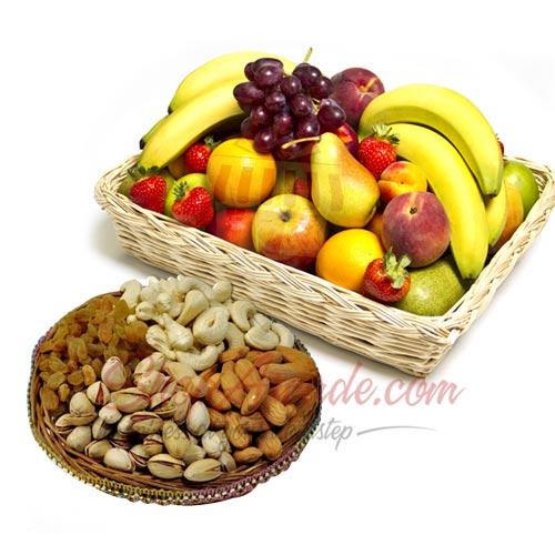 Fresh Fruits With Nuts