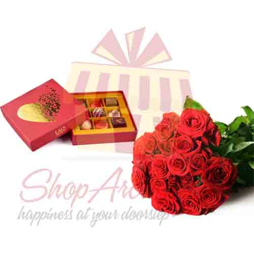 Love Choc Box With Red Roses