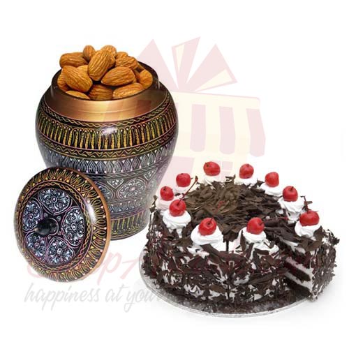 Almond Pot With Cake