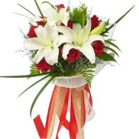 red-roses-with-white-lilies