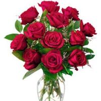 red-roses-in-vase-