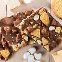 biscuits-fudge-marshmallows-bark-lals