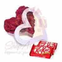 rose-heart-with-kitkat