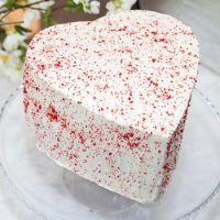 heart-shaped-red-velvet-cake-2lbs