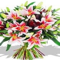 pink-lily-bouquet