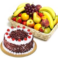 cake-with-fruits