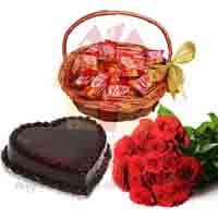 kit-kat-basket-with-heart-cake-and-roses